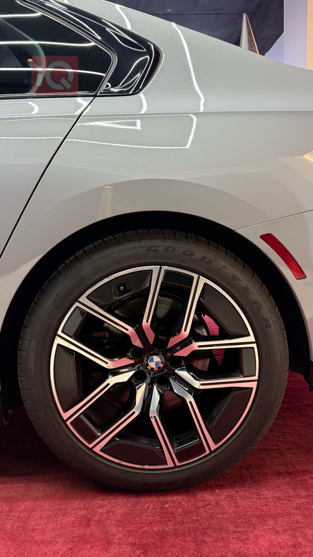 بي ام دبليو الفئة 7